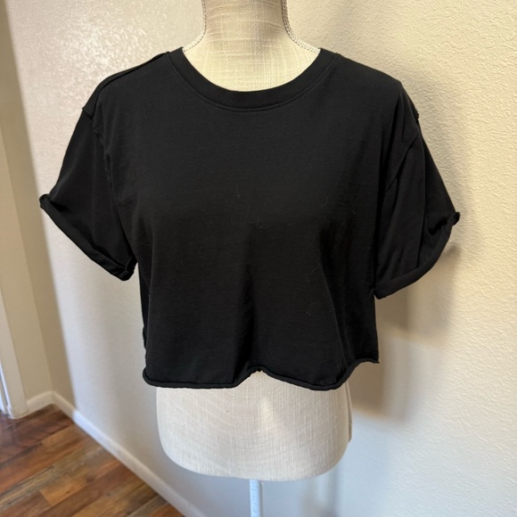 Forever 21 Tops - Forever 21 Black Women's Crop Top - Size Large